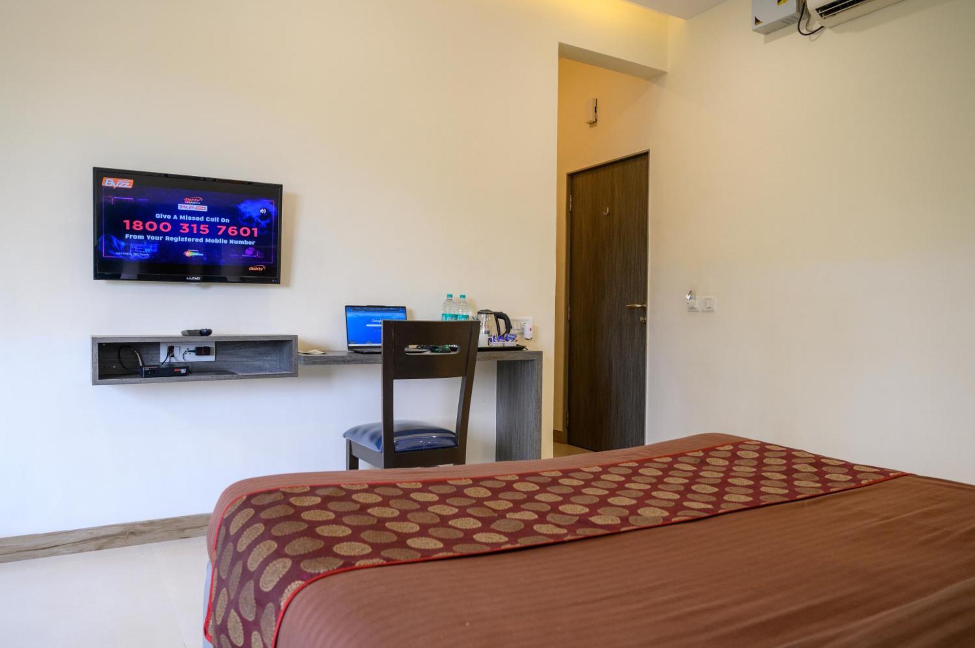 Girivihar Holiday Club - Pure Veg Лонавала Экстерьер фото