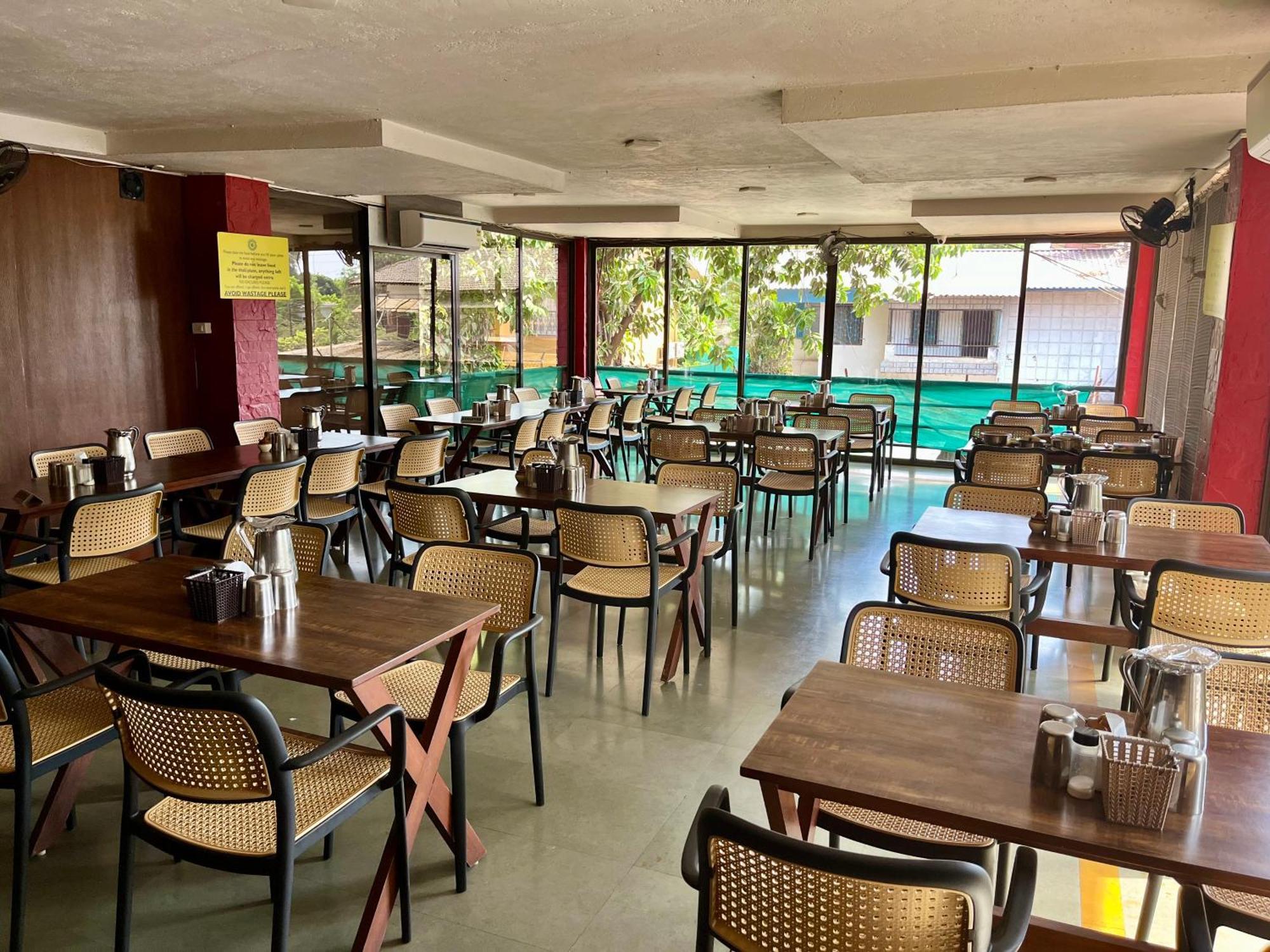 Girivihar Holiday Club - Pure Veg Лонавала Экстерьер фото